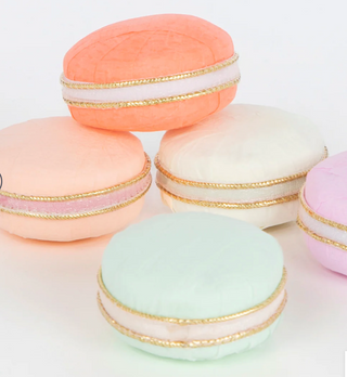 Macaron Surprise Ball